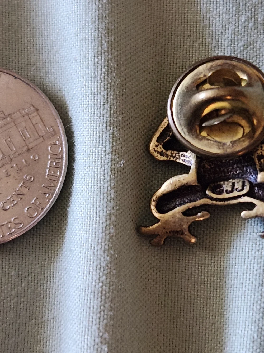 Bronze Frog - Decorative Small Pin